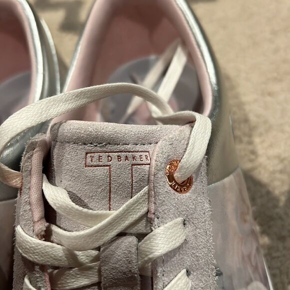 Ted Baker Fushar sneakers size 10 like new condition floral print and suede - Picture 7 of 10